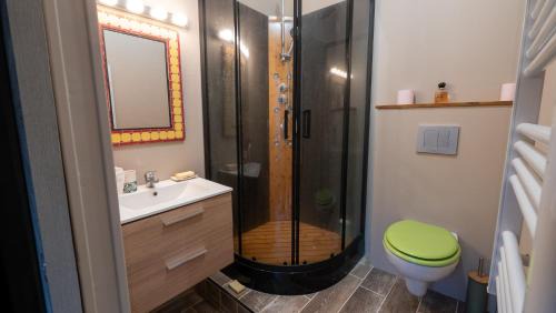 Louzac-Saint-Andre Apartment | La Salamandre Enchantée
