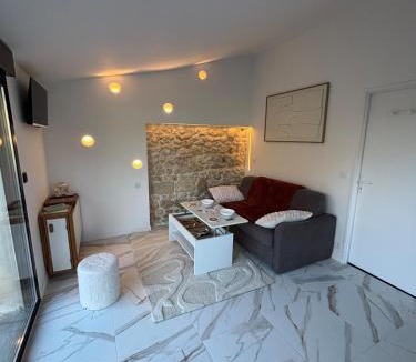 Saintes Apartment | La Suite du Maine SAINTES