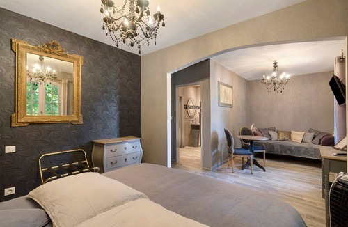 Lussas-et-Nontronneau Bed & Breakfast | La table de pierre – Dalila Room