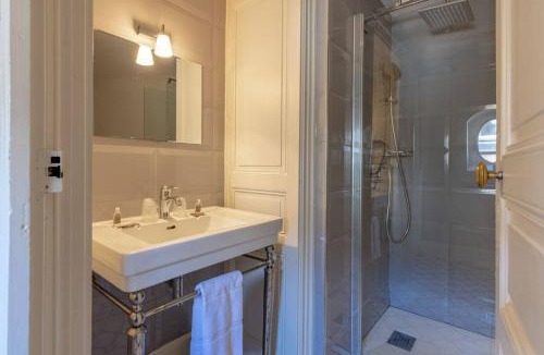Limoges Apartment | La Villa Beaupeyrat - Appart Hôtel de charme avec cuisines équipées, à 400m du coeur de ville de Limoges - Accès autonome