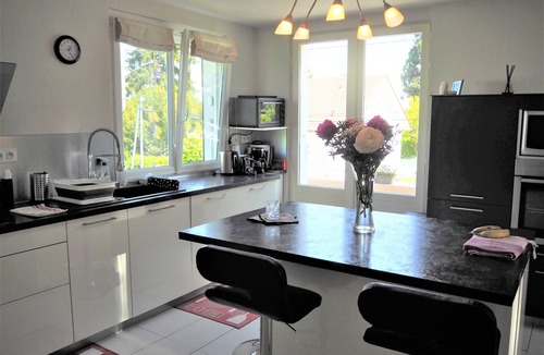 Publier House | Lakefront house with garden, close to beaches. 3.5 km from Evian