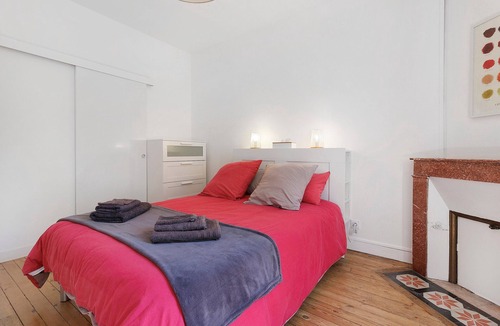Saint-Denis-de-Pile Bed & Breakfast | Lalande de Pomerol Guest Room with Shared Terrace, Garden, and Wi-Fi