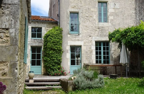 Saint-Just-Luzac House | Large & charming village house (XVI°) with garden