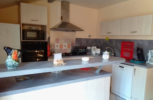 Beyrie-sur-Joyeuse Apartment | Large country apartment