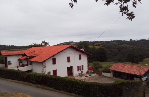 Beyrie-sur-Joyeuse Apartment | Large country apartment
