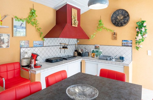 Clermont House | Large Family Villa with Private Heated Pool in Landes