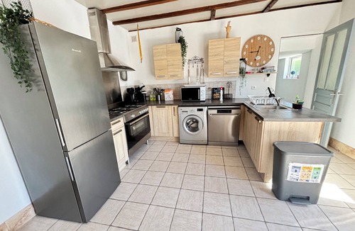 La Chapelle-Saint-Etienne House | Large house for 6 to 14 people - Friends, Family, quiet