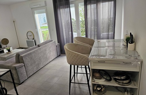 Chanot - Stade Velodrome Apartment | Large Studio Near the Velodrome and the Beach