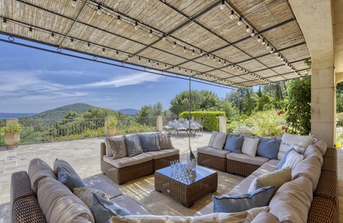 La Garde-Freinet Villa | Large Villa. 25 mins inland from St Tropez. Magnificent views towards the sea.