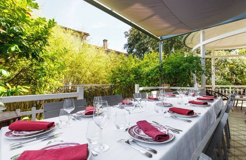 Royan Villa | Large villa for 14, walk to beach, Aug 23-31