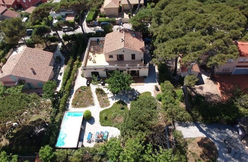 Hyeres Villa | Large villa in front of the Porquerolles islands