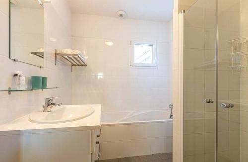 Chateau-d'Olonne Villa | Large villa with a pool near the sea