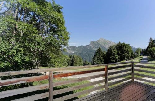 Saint-Pierre-de-Chartreuse Ski Chalet | Le Balcon des Essarts a family chalet with views of the Grand Som