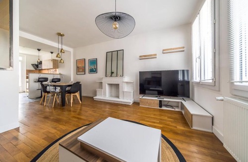 Brive-la-Gaillarde Apartment | Le Balcon Gaillard