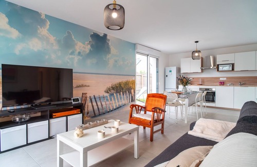 Locmariaquer Apartment | Le Bas du Nelud - Appt dans maison avec jacuzzi