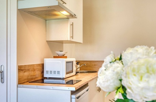 Bussiere - Cadiere Apartment | Le Basalte - Lumineux studio - parking privé - wifi - proche métro B
