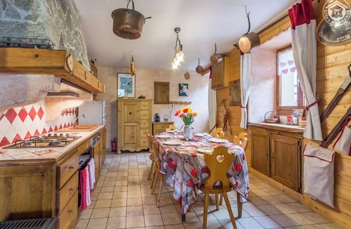 Belledonne House | LE Boedete - LA Chapelle