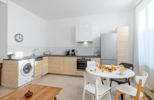 Bonneveine Apartment | Le Borély: Appartement climatisé avec 2 chambres, à 800m de la plage