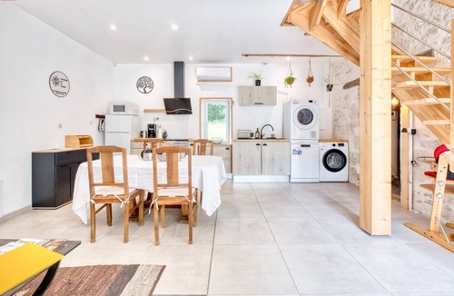 Plaisance House | Le Buffet de la Gare: Air-Conditioned Cottage in the Heart of Périgord Pourpre