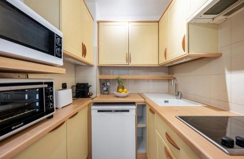 Menton Apartment | LE CAP SUD Résidence Calme avec Piscine - Proche Plage - Wifi - Garavan