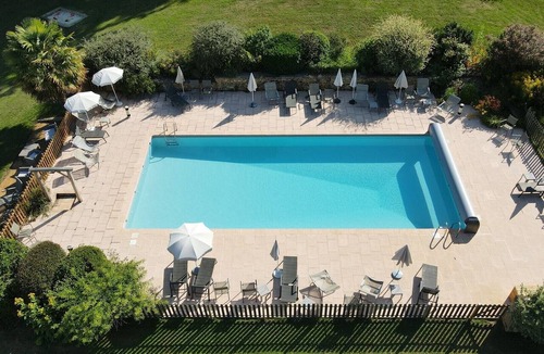 Saint-Pompont Cottage | Le Châtaignier, located on the magnificent Domaine de Cournet Haut