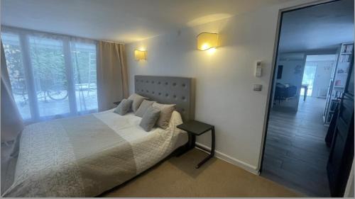 Roquefort-les-Pins Apartment | Le Clos du Roc d'Azur Suite climatisée , terrasses privées, piscine, parking sécurisé
