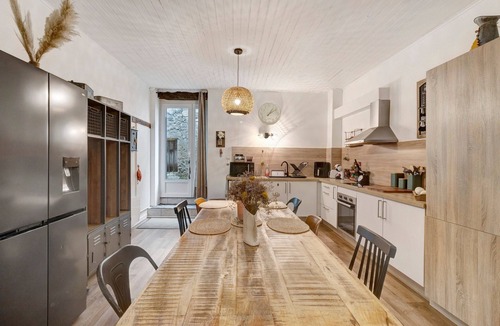 Eymet Apartment | “Le Cocon D'eymet Village” Apartment with Wi-Fi and Air Conditioning