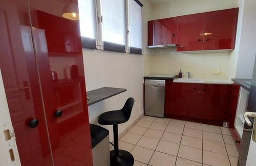 Brive-la-Gaillarde Apartment | Le Cosy Gaillard, 3 stars. City view and private parking space.