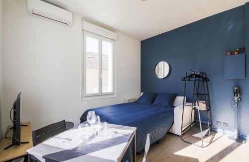 Saint-Martin-d'Heres Apartment | Le Croizat. Parking. Clim. Buanderie