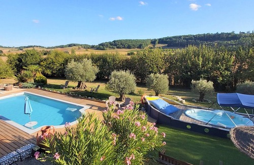 Monjoi House | Le gîte Bellevue Piscine-Jacuzzi- Nature-Zen at MONTJOI in Tarn & Garonne