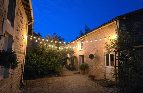 Lorigne House | Le Gîte du Bois Renard Farmhouse – Private Pool – Lorigné