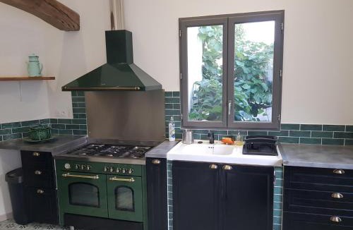 Salignac-de-Mirambeau House | Le Gîte verdoyant