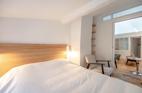 Old Town Apartment | Le Gambetta l Near the Port l Shellter Rentals
