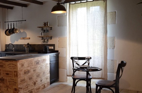 Sud Charente Cottage | Le Hibou - stylish, spacious gite, beautiful tranquil setting. Dog friendly