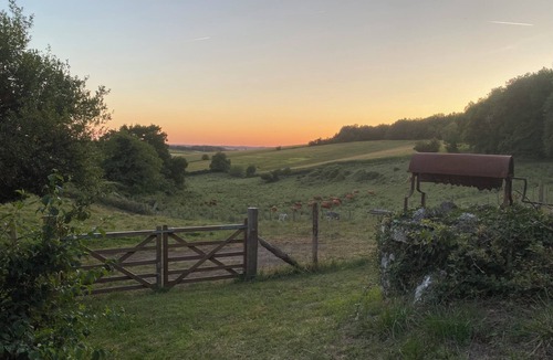 Sud Charente Cottage | Le Hibou - stylish, spacious gite, beautiful tranquil setting. Dog friendly