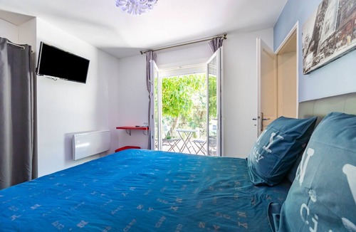 Lamothe-Montravel Bed & Breakfast | Le Jardin d'Eau - Grey Room