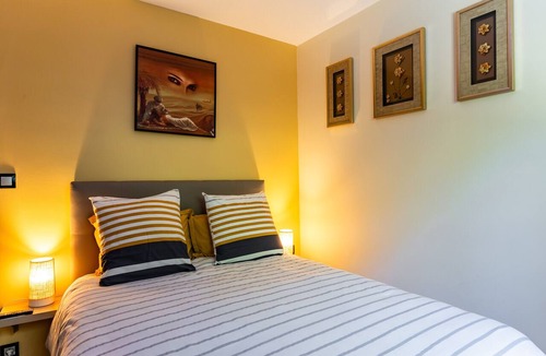 Lamothe-Montravel Bed & Breakfast | Le Jardin d'Eau - Marron Room