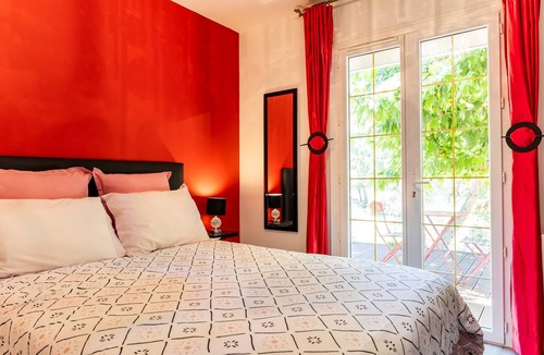 Lamothe-Montravel Bed & Breakfast | Le Jardin d'Eau - Red Room
