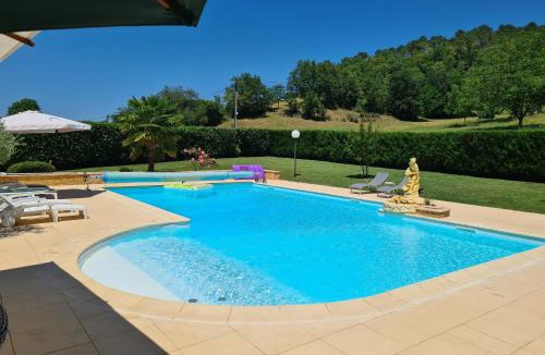 Saint-Amand-de-Belves Apartment | Le Malpas Woodpecker