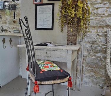 Roquefort-les-Pins Apartment | Le Mas Saint Pierre