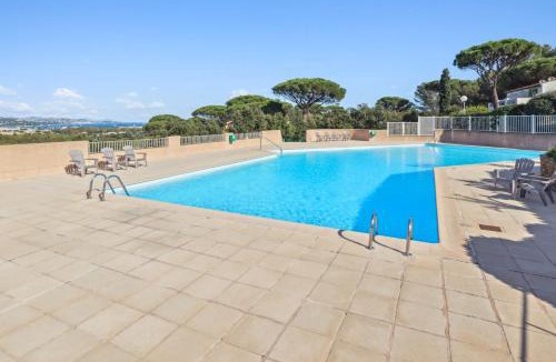 Cogolin House | Le Mazet aux Cactus - Maison avec piscine partagée