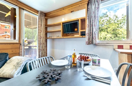 Le Cret Apartment | Le Nid Douillé du Crêt, parking et terrasse