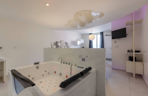 Victor Hugo - Saint-Augustin Apartment | Le Paradis Blanc