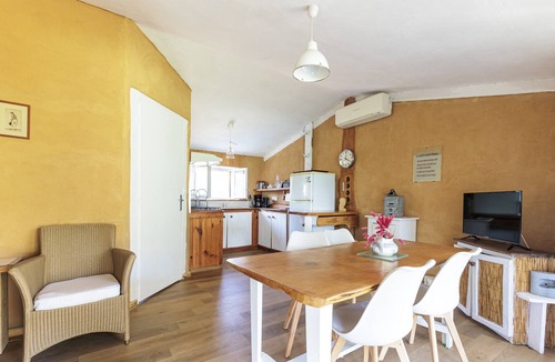 Estibeaux House | Le Pied à Terre (Cozy Retreat with Pyrenees View)