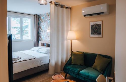 Chateauroux Apartment | Le Refuge de Jules - Close to Hospital - Parking - Air conditioning
