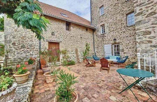 Bessines-sur-Gartempe House | Le Relais des Artistes - Character house - Sleeps 15 - Swimming pool
