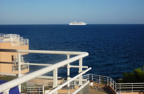Le Trayas Apartment | Le Trayas apartment in waterfront residence, sea view,