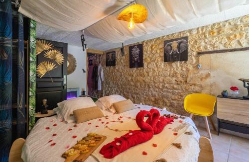 Saint-Genis-de-Saintonge Apartment | Le Vésuve avec jaccuzi