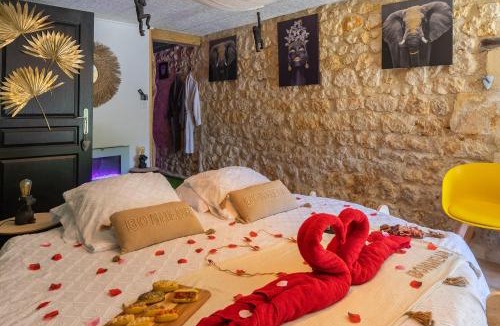Saint-Genis-de-Saintonge Apartment | Le Vésuve avec jaccuzi