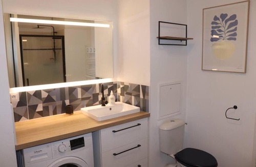 Cenon Apartment | Les cèdres - parking privé -Tram A 50 m - loggia 9m2